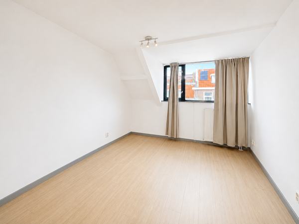 Medium property photo - Willem van Hillegaersbergstraat, 3051 RN Rotterdam